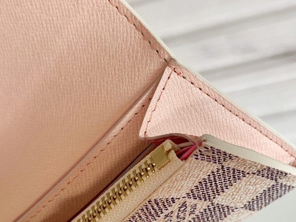 LVコピーウォレット角部分ディテール